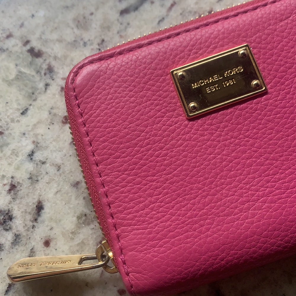 FINAL PRICE✨Michael Kors Square Zip around Wallet - Picture 2 of 6